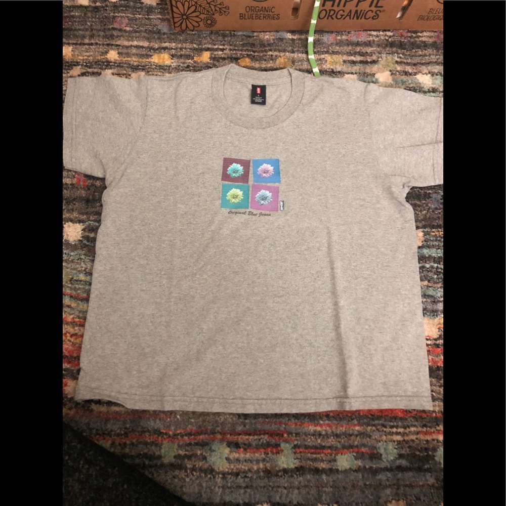 Levi’s T shirt